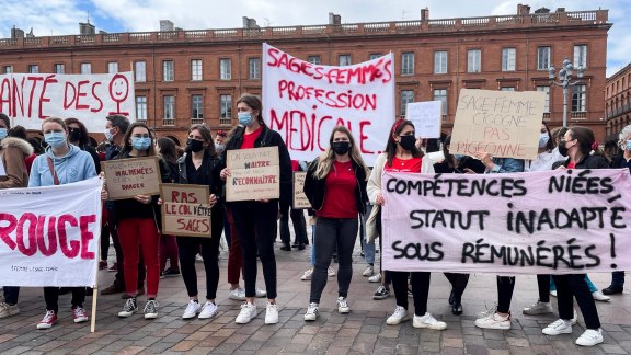 Sage-femme : « Un métier en danger où l’humanité n’est plus bien là » image