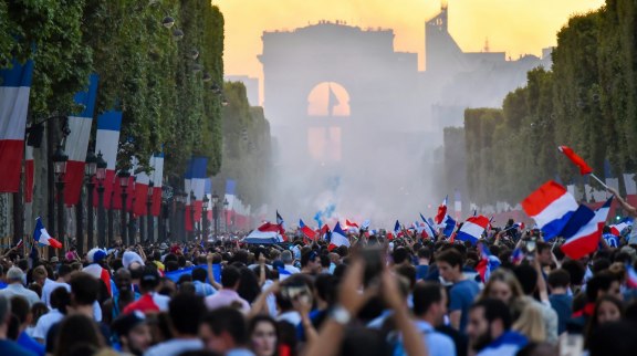 Sentiment national : le besoin d'appartenance et les causes de son déclin image