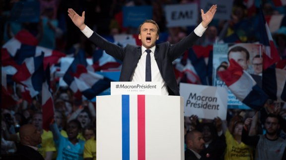 Incarner dans le vide : le pari impossible de nos présidents image