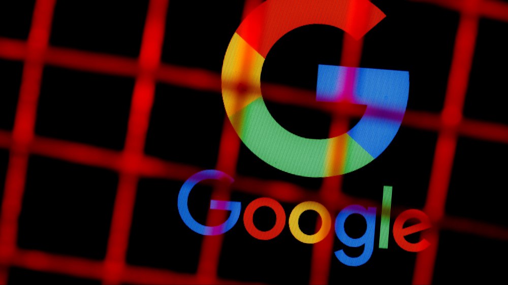 Censure, orientation des comportements : les pouvoirs des géants du numérique