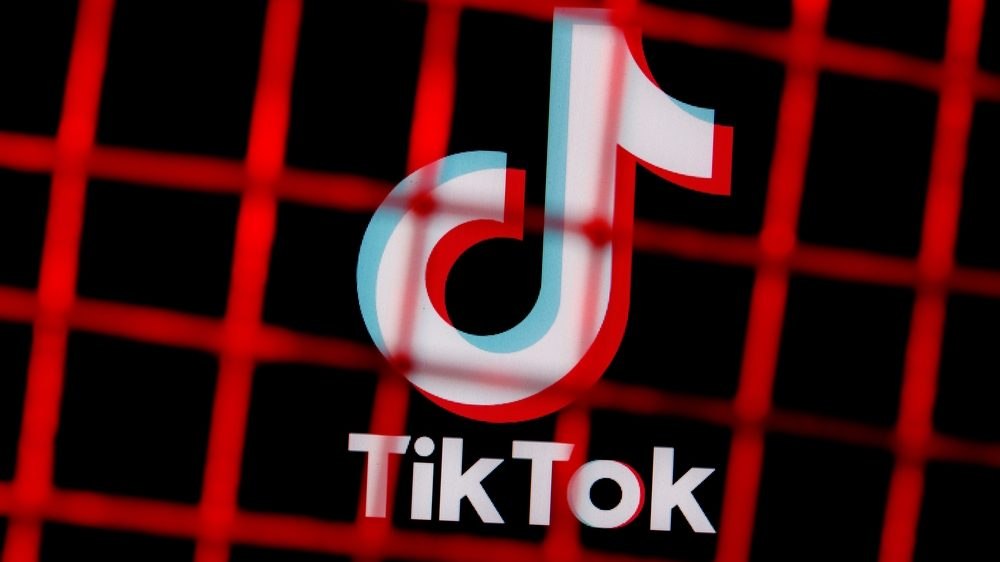 Surveillance numérique, propagande : Tiktok, le péril jeune