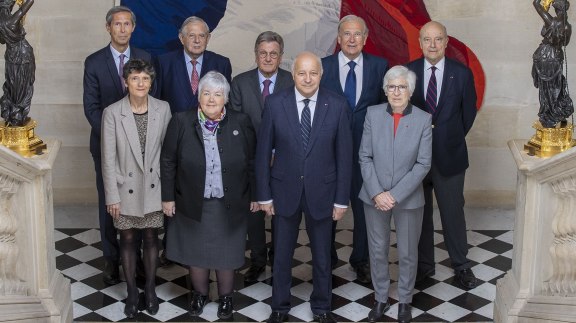 Conseil constitutionnel : cour judiciaire ou EHPAD doré pour politiciens ? image