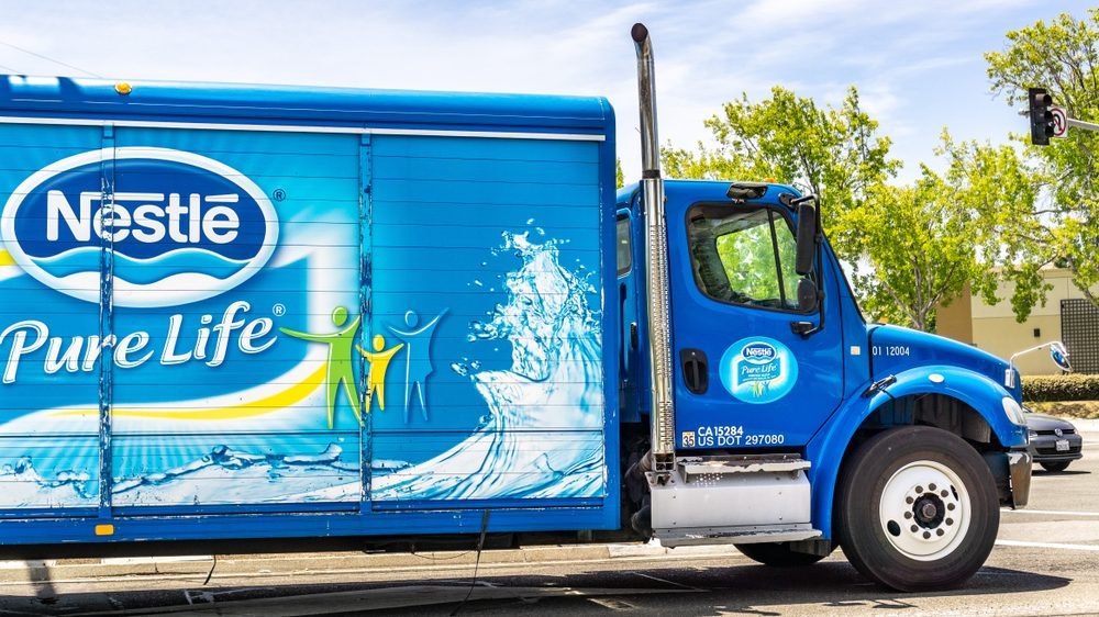 Sécheresse : Nestlé et Danone accaparent l'eau malgré les restrictions