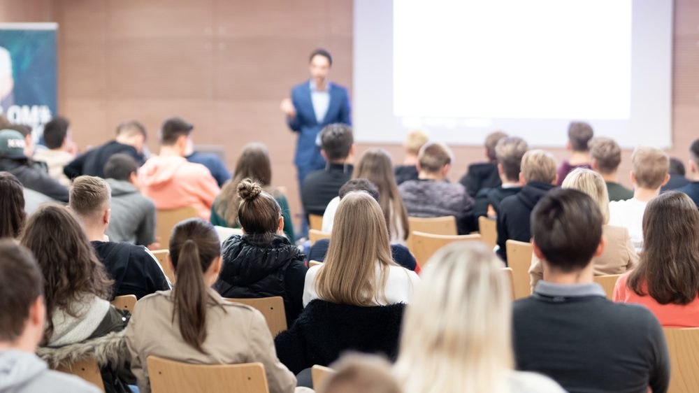 La précarité à BAC+8 : les enseignants-chercheurs sombrent dans la pauvreté