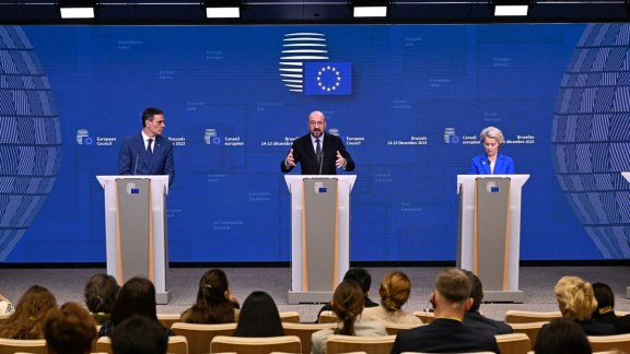 Ukraine : l’UE repousse ses frontières à l’est coûte que coûte image