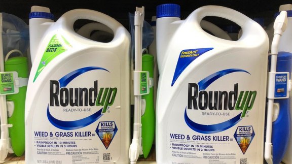 L'agro-industrie productiviste rend les agriculteurs dépendants aux pesticides image