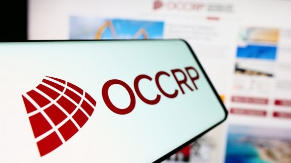 Journalistes sous influence : le financement suspect par les États-Unis de l’OCCRP image