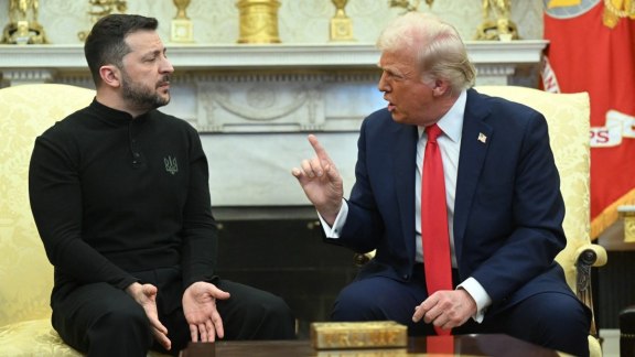 Rencontre Trump-Zelensky : derrière l'humiliation, le récit d'un sabotage image