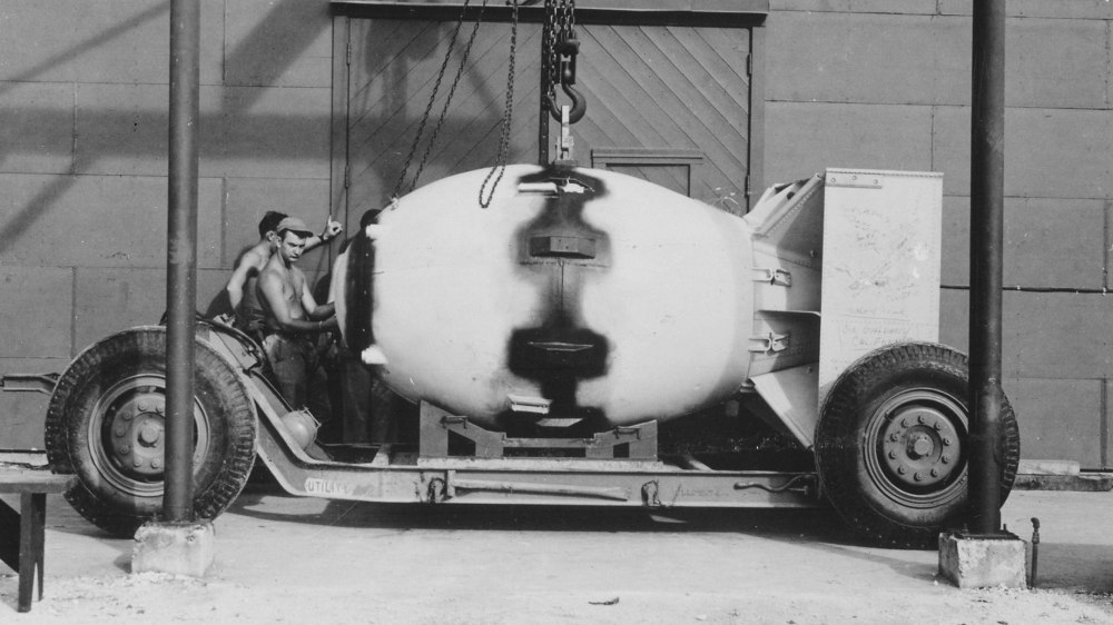 bombe-atomique-fat-man-nagasaki-1945